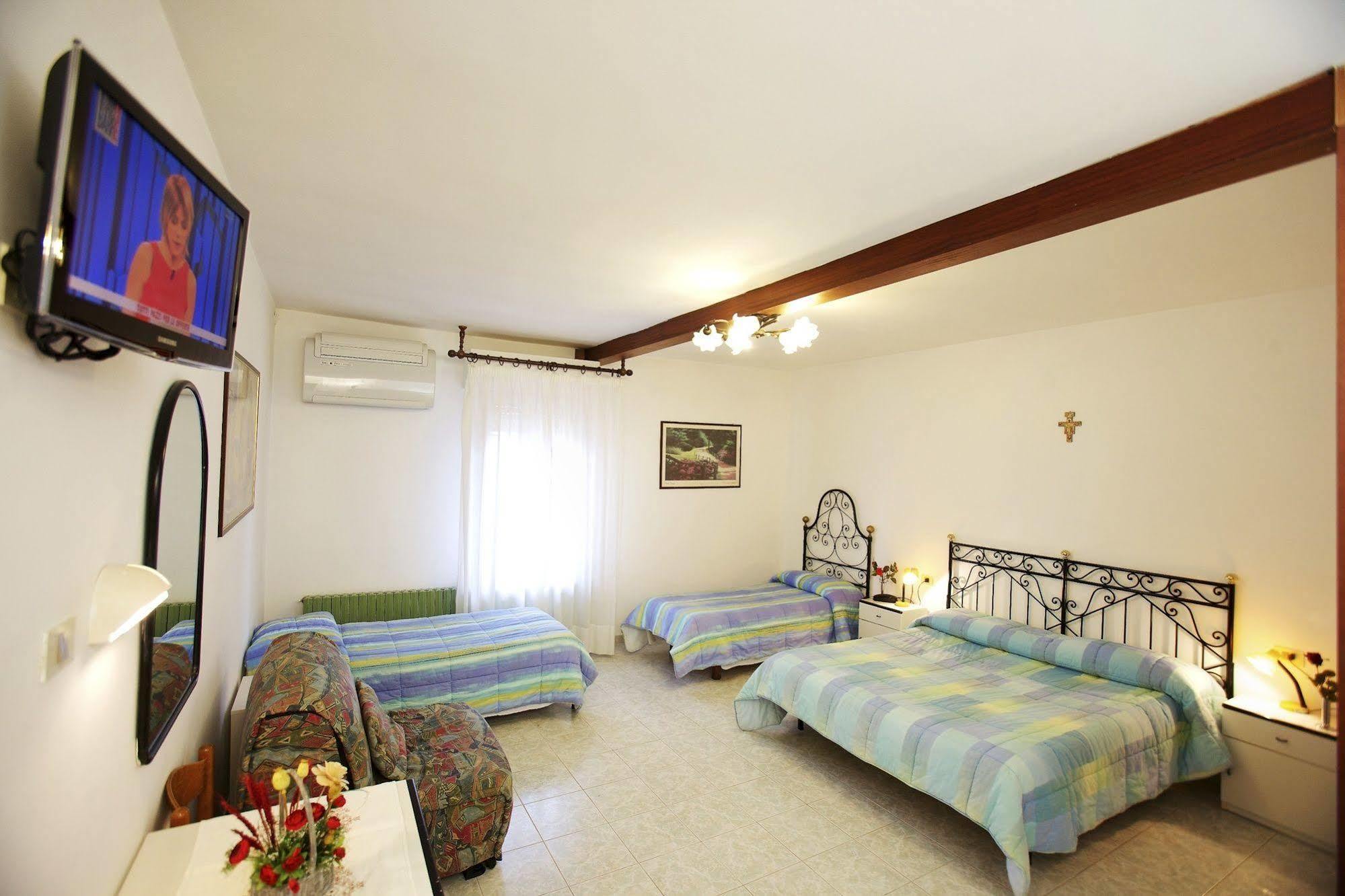 Hotel Da Angelo Assisi Kültér fotó